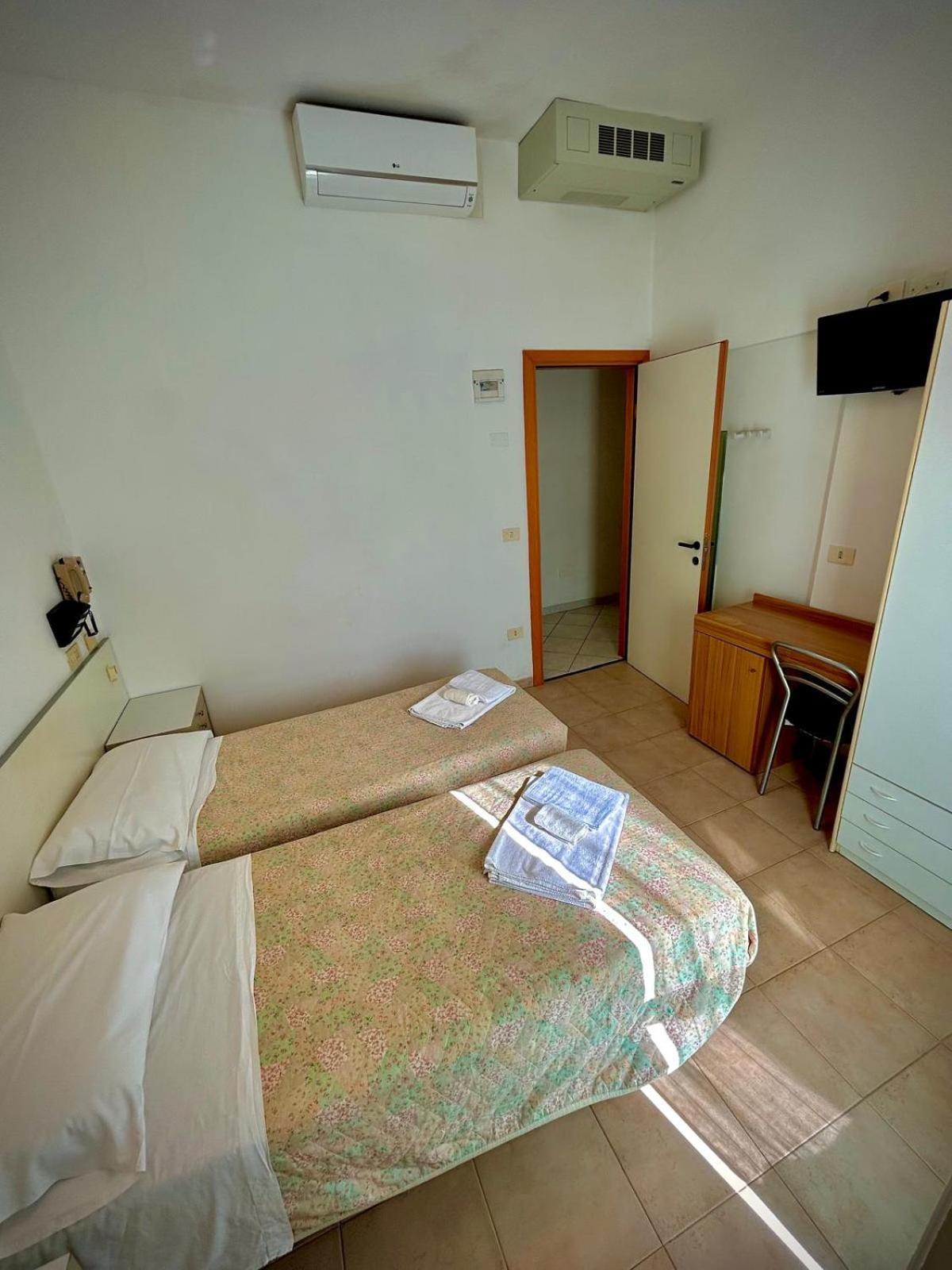 Hotel Sacramora Rimini Extérieur photo